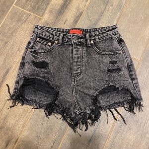 Black Signature 8 Jean Shorts